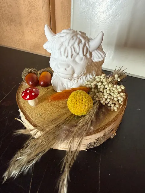 Holzscheibe mit Rind liegend