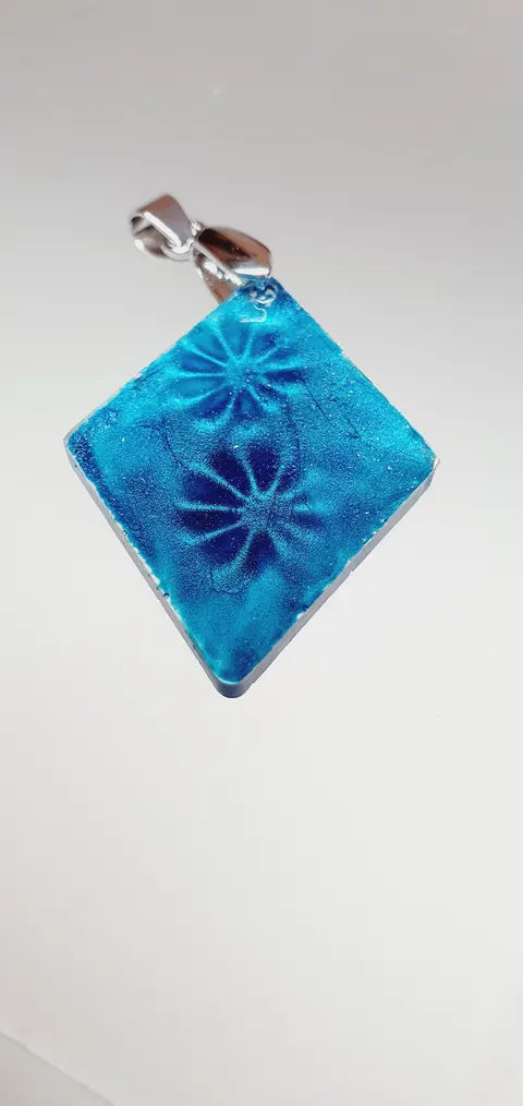 Kettenanhänger "Magnetic" in Blau 