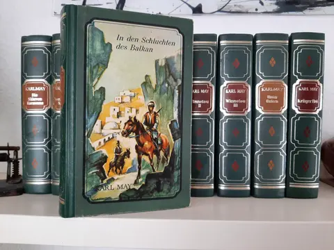 Karl May Bücher-Sammlung, 9 Bände, grüne Schmuckausgabe