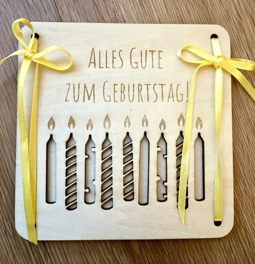 Holz-Geburtstagskarte mit Kerzenmotiv (KSH09) – Elina Hilgenberg/ Kritzelina