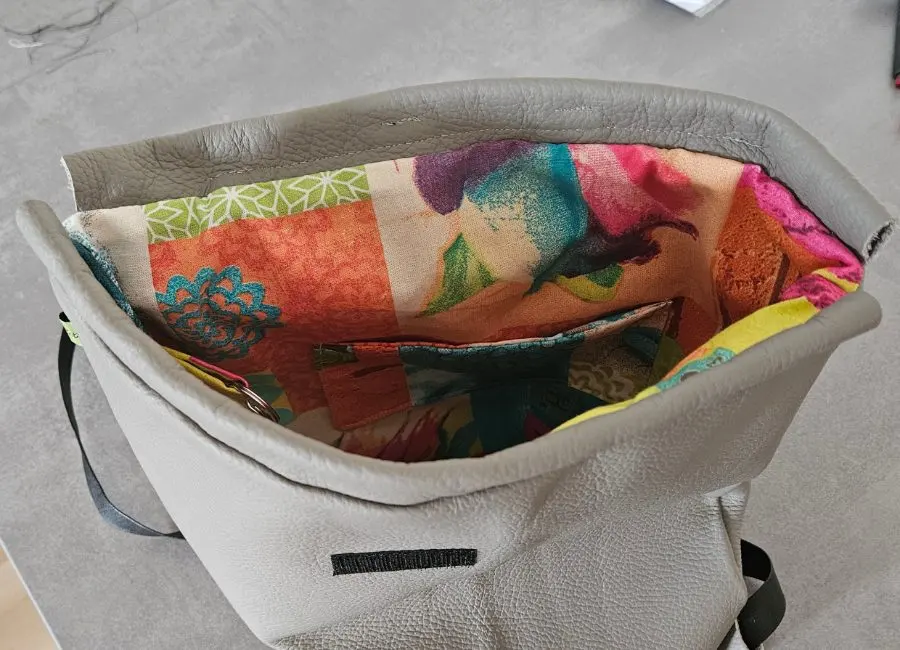 grauer Echtleder Rucksack – Sabine Müller