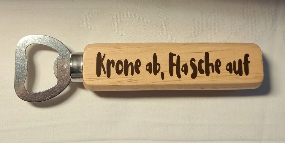 Flaschenöffner mit Holzgriff 'Krone ab, Flasche auf' – Matthias Drwenski