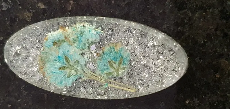 Kettenanhänger "Sparkles" in silber – Gabriellas Harzschmuck
