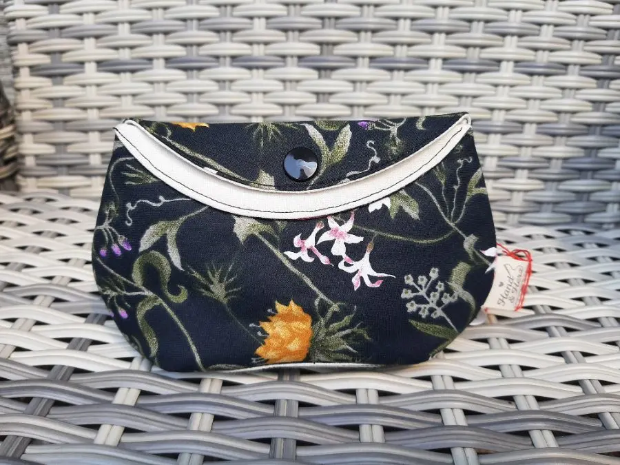 Artikel 29: Kosmetiktasche Nr:2 – Bianca Dörner