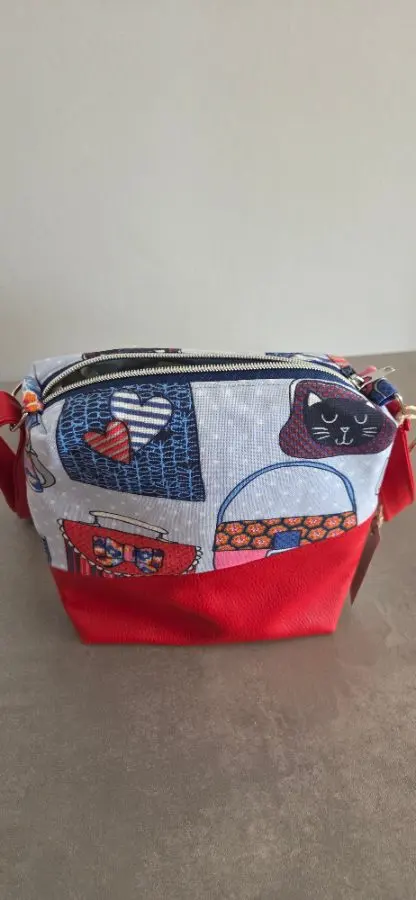 Kleine Boxybag rot/blau
