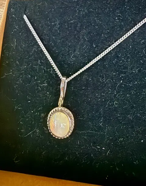 Silberkette mit Feueropal