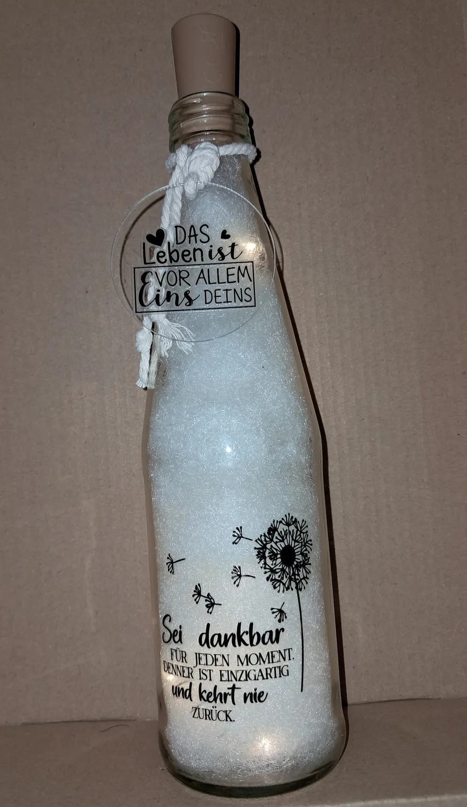 Lichtflasche mit Spruch Pusteblume – Matthias Drwenski