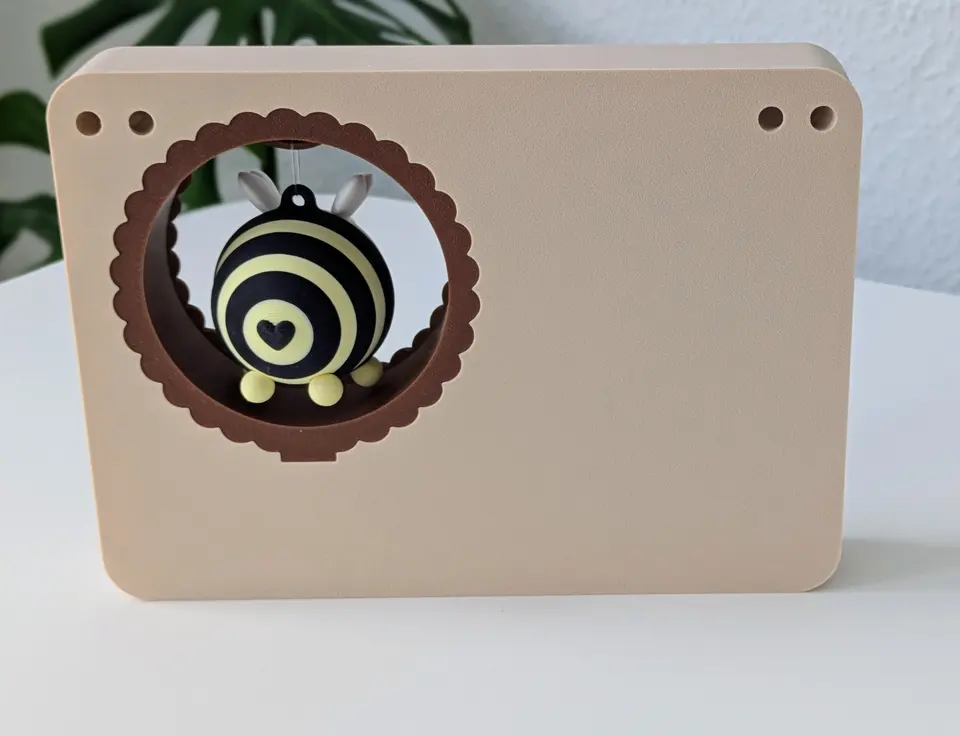 Horstie Hummel Gartenschild – 3D Druck Deko zum Aufstellen, Hängen oder Stecken – By Jana Kalbau