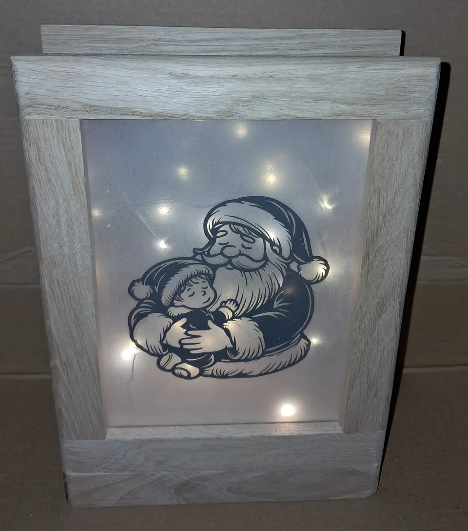 Handgefertigte LED-Holzbox mit Weihnachtsmotiv – Matthias Drwenski