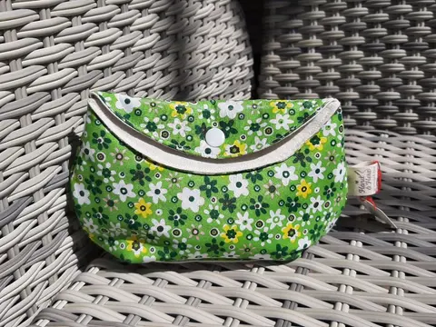 Artikel 30: Kosmetiktasche Nr: 3