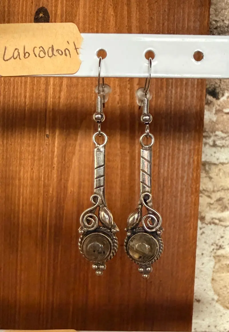 Ohrringe mit Naturstein und Stecker aus 925er Silber – Lopez Lumbi Raymundo Jose