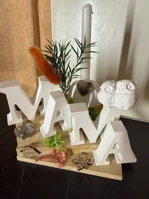 Mama auf Treppe