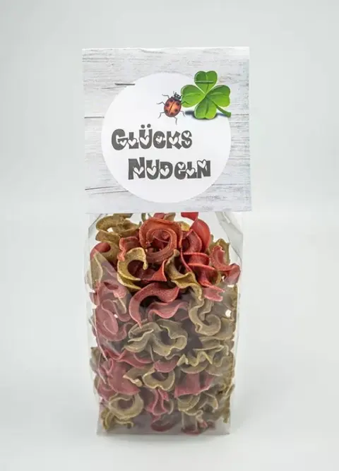 Nudeln, „Glücks“ Nudeln (Basilikum & Rote Beete)3,95