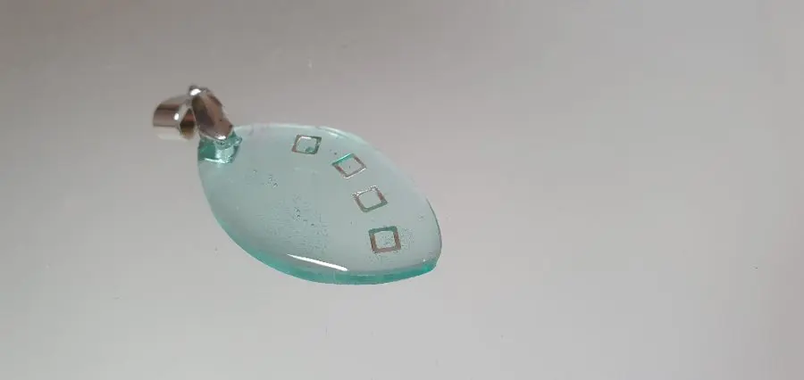 Kettenanhänger "Aqua is life" großer Tropfen – Gabriellas Harzschmuck