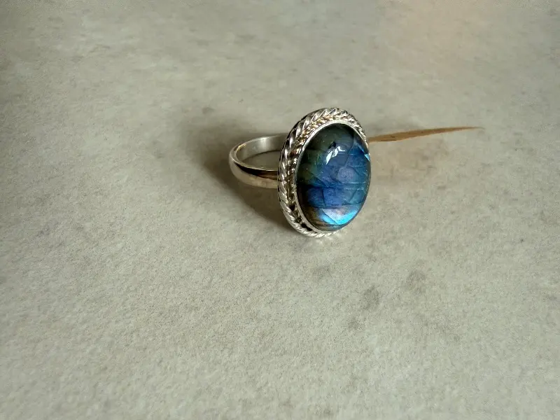 925er Silber Ring mit Labradorit, gr. 13 – Lopez Lumbi Raymundo Jose