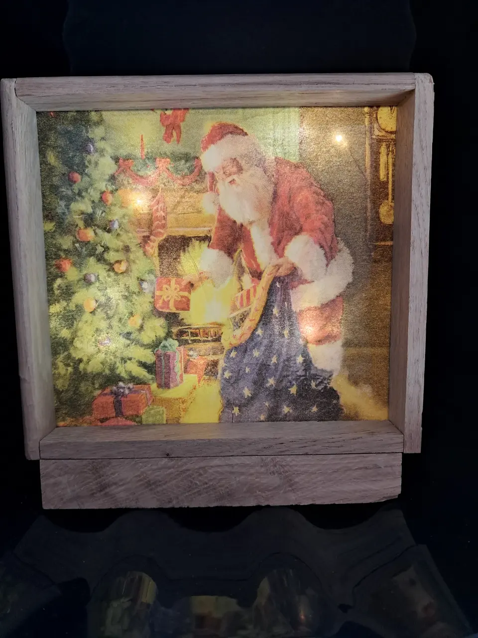 Beleuchteter Weihnachts-Holzrahmen mit Motiv – Matthias Drwenski