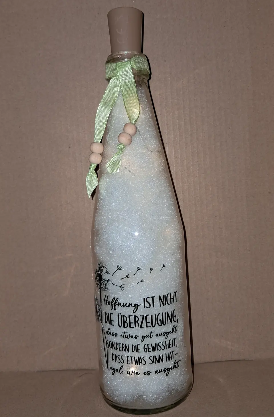 Lichterflasche mit Hoffnungs-Spruch – Matthias Drwenski